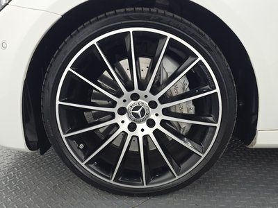 MERCEDES-BENZ E-CLASS - 6