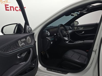 MERCEDES-BENZ E-CLASS - 10