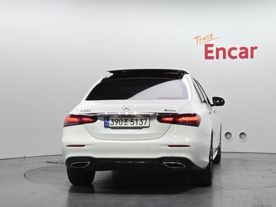 MERCEDES-BENZ E-CLASS - 3