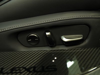 صورة مصغرة 37 لـ 2023 Lexus LC