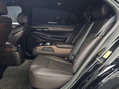 2021 Genesis G90 — миниатюра 12