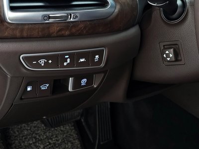 2021 Genesis G90 — миниатюра 14