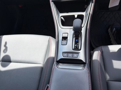2025 Lexus LBX — миниатюра 24