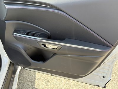2025 Lexus LBX — миниатюра 15