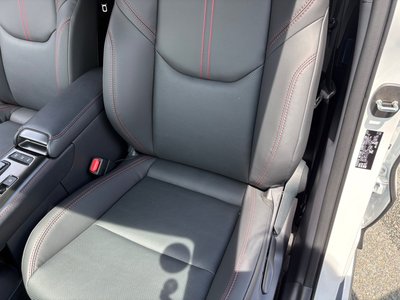 2025 Lexus LBX — миниатюра 22