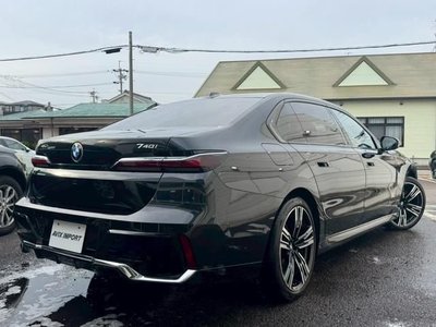 BMW 7 SERIES - 2