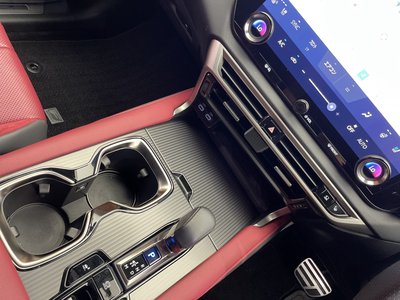 صورة مصغرة 16 لـ 2024 Lexus RX