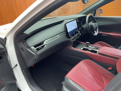 صورة مصغرة 40 لـ 2024 Lexus RX