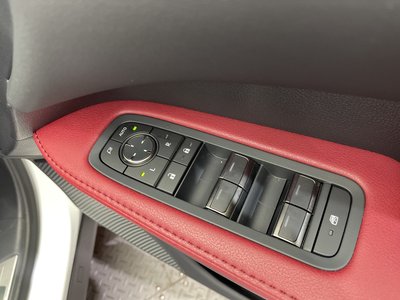 صورة مصغرة 31 لـ 2024 Lexus RX