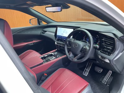 صورة 5 لـ 2024 Lexus RX