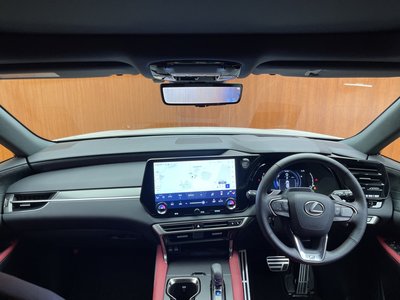 صورة 4 لـ 2024 Lexus RX
