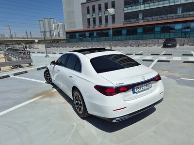 MERCEDES-BENZ E-CLASS - 4
