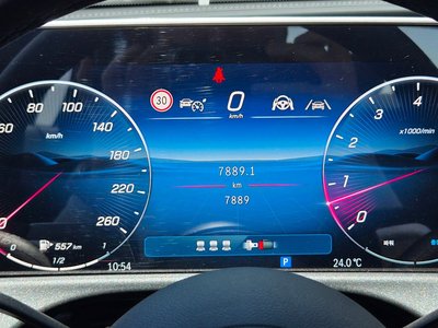 MERCEDES-BENZ E-CLASS - 8
