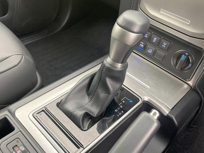 2022 Toyota LAND CRUISER PRADO — миниатюра 24