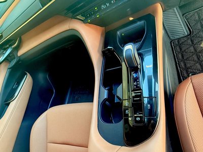 TOYOTA CROWN SPORT - 4