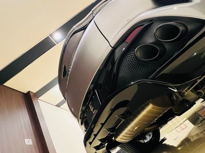 صورة مصغرة 24 لـ 2023 Aston Martin DBX