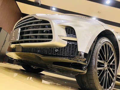 صورة مصغرة 32 لـ 2023 Aston Martin DBX