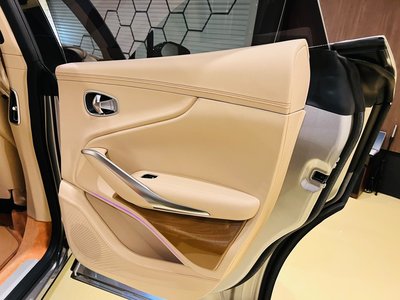 صورة مصغرة 52 لـ 2023 Aston Martin DBX
