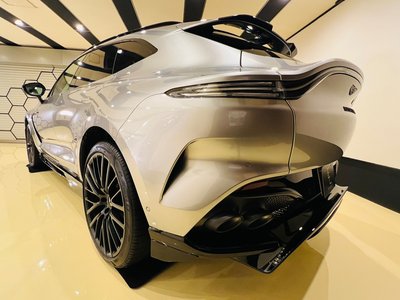 صورة 6 لـ 2023 Aston Martin DBX