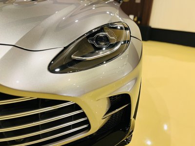 صورة مصغرة 34 لـ 2023 Aston Martin DBX