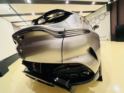 صورة 8 لـ 2023 Aston Martin DBX
