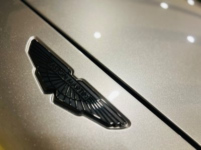 صورة 13 لـ 2023 Aston Martin DBX