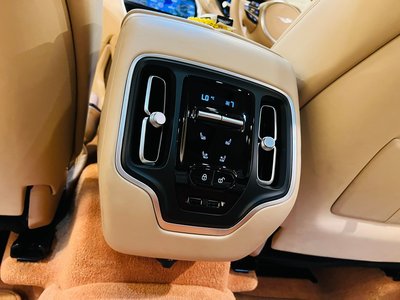 صورة مصغرة 54 لـ 2023 Aston Martin DBX