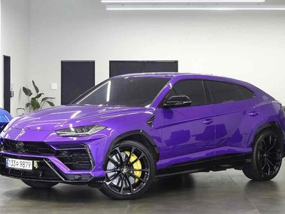 LAMBORGHINI URUS - 1