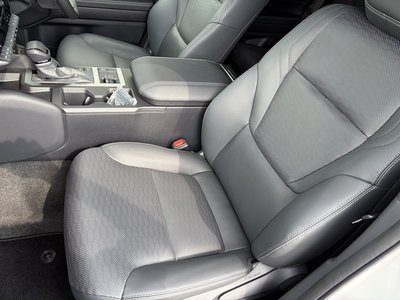 2025 Toyota LAND CRUISER 250 — миниатюра 26