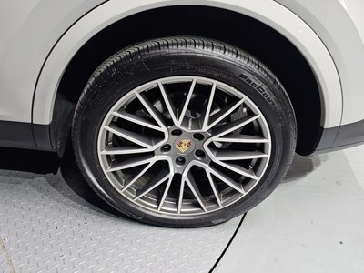 PORSCHE CAYENNE - 8