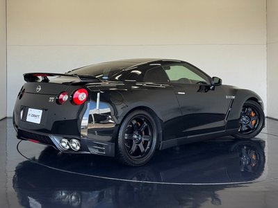 NISSAN GT-R - 2