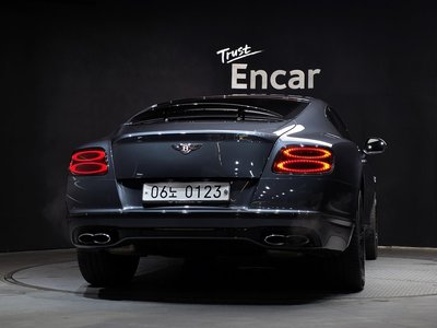 BENTLEY CONTINENTAL - 3