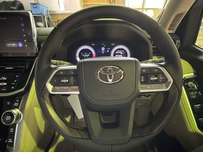 TOYOTA LAND CRUISER - 10