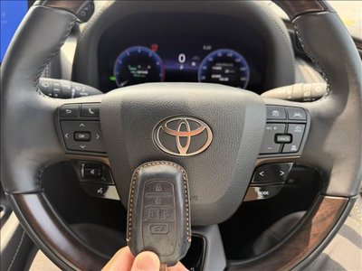 2025 Toyota ALPHARD — миниатюра 18