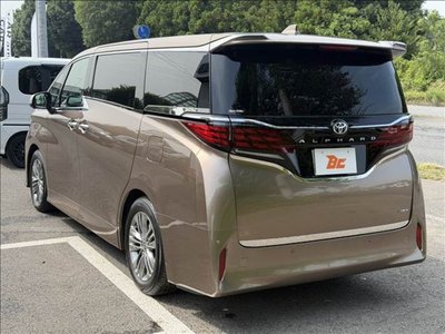 صورة 8 لـ 2025 Toyota ALPHARD