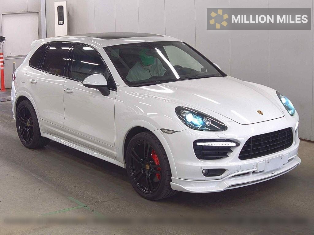 PORSCHE CAYENNE - View 1