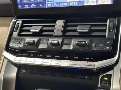 صورة مصغرة 47 لـ 2023 Toyota LAND CRUISER 300