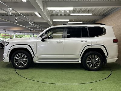 صورة مصغرة 74 لـ 2023 Toyota LAND CRUISER 300