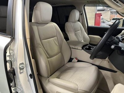TOYOTA LAND CRUISER 300 - 9