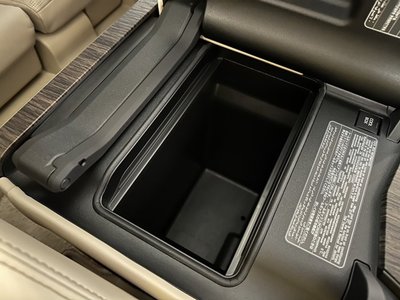 صورة مصغرة 37 لـ 2023 Toyota LAND CRUISER 300