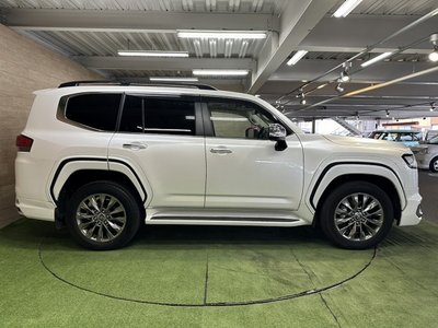 صورة مصغرة 78 لـ 2023 Toyota LAND CRUISER 300