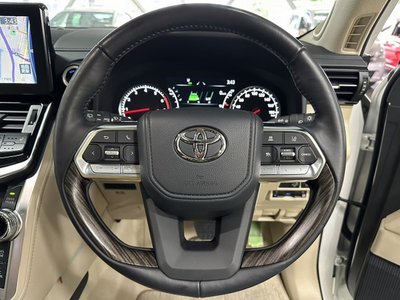 صورة مصغرة 61 لـ 2023 Toyota LAND CRUISER 300