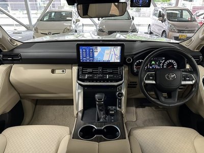 صورة مصغرة 24 لـ 2023 Toyota LAND CRUISER 300