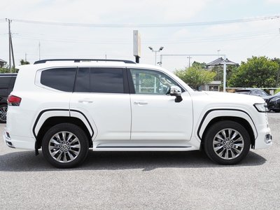 2025 Toyota LAND CRUISER 300 — фото 9