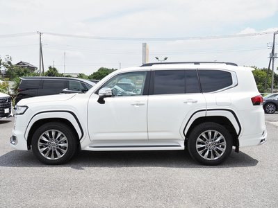 2025 Toyota LAND CRUISER 300 — фото 8