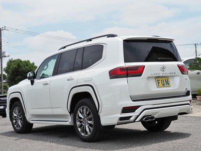 2025 Toyota LAND CRUISER 300 — фото 6