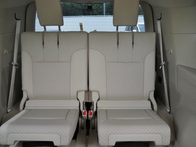 2025 Toyota LAND CRUISER 300 缩略图 40