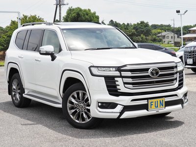 2025 Toyota LAND CRUISER 300 — фото 3