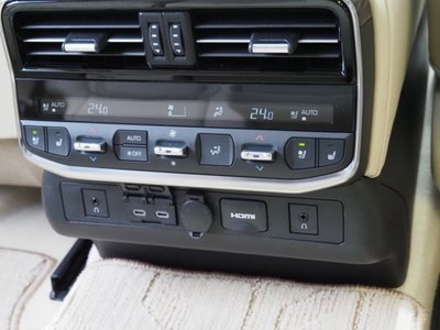 2025 Toyota LAND CRUISER 300 缩略图 38