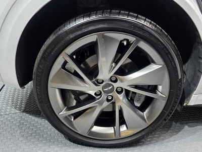 صورة 6 لـ 2023 Genesis GV70